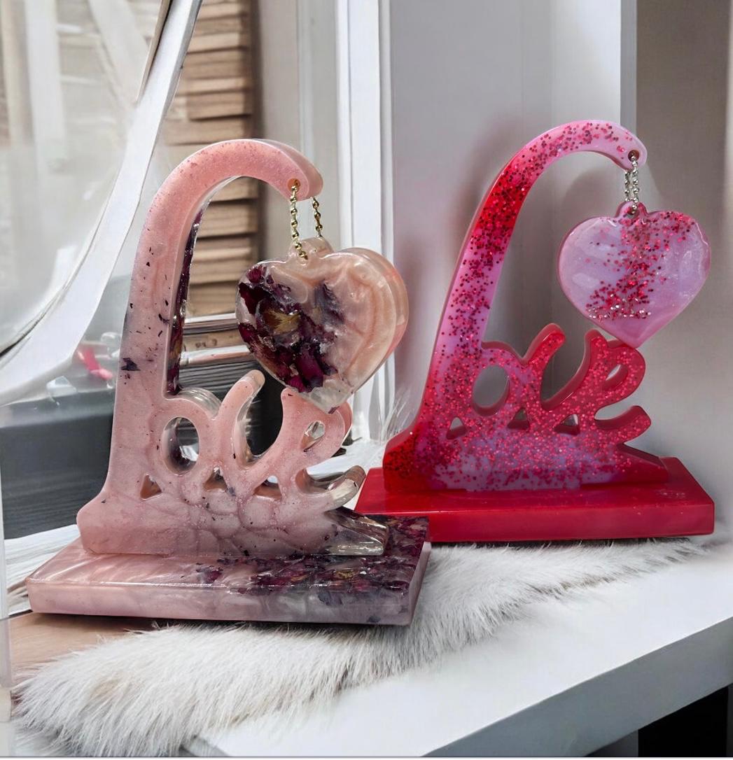 Socle cœur “Love” en résine époxy